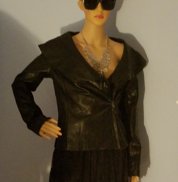 Fabulous oversize sunnies with silver studs - Picture 5 of 5